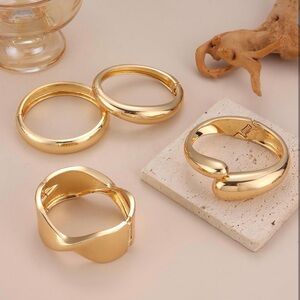 Elegant Gold Women's Bracelet Set